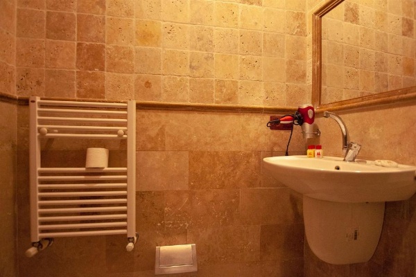 Center Cave House image 61